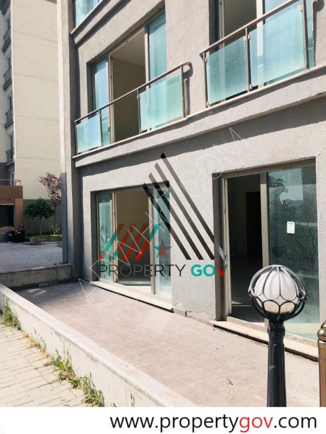 شقة دوبلكس في مجمع سكني منطقة بيلكدوزو / اسطنبول / تركيا  السعر فقط  (36500 ليره تركي)  لا غير  القيمة بالدولار فقط (53500 دولار امريكي) .