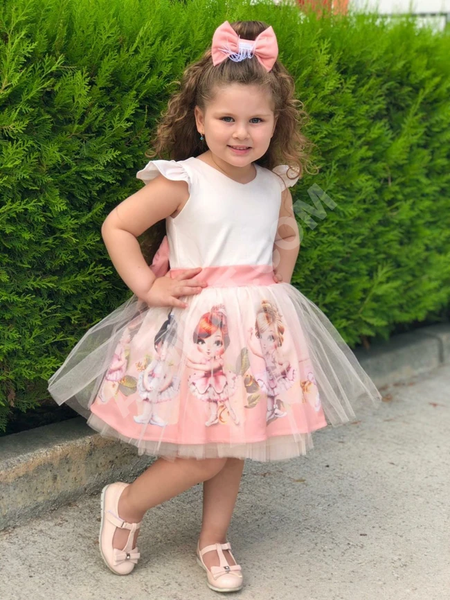 فستان مع اكسسوار للشعر