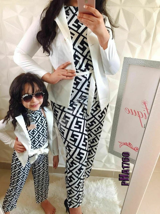 كابلز الام والبنت 