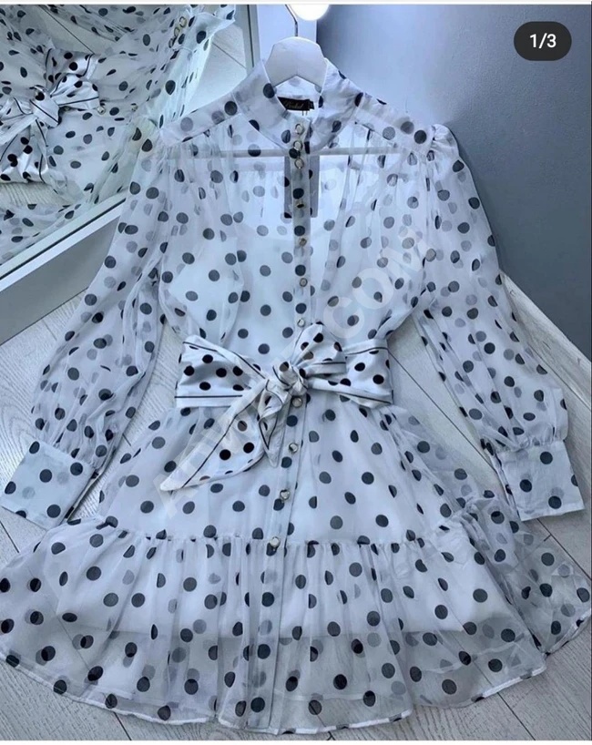 فستان قصير بأكمام