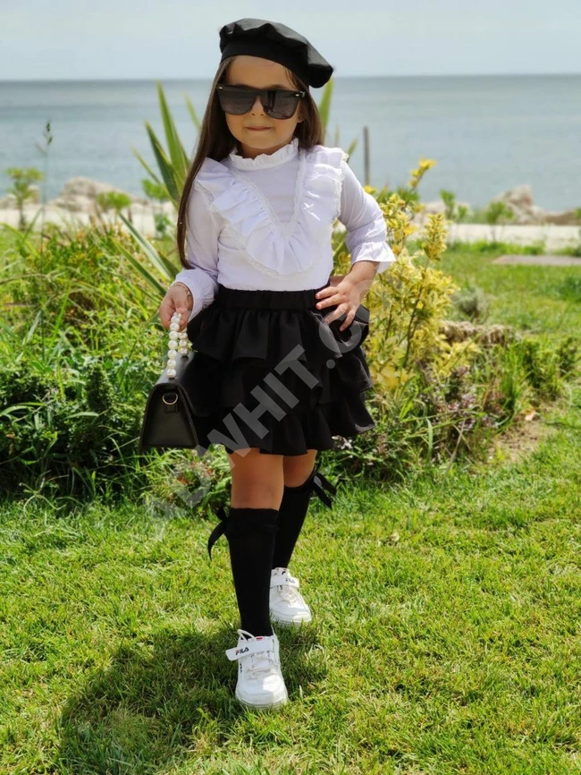 طقم مع قبعة وجراب بناتي