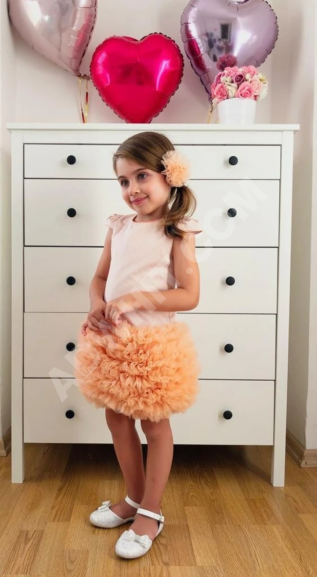 فستان مع اكسسوار للشعر