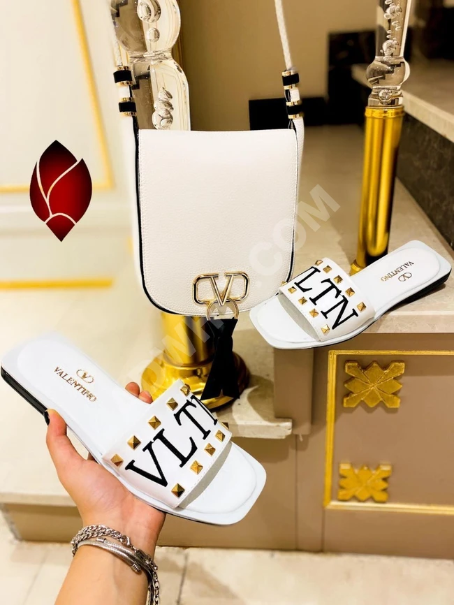 طقم حذاء مع حقيبة سبور