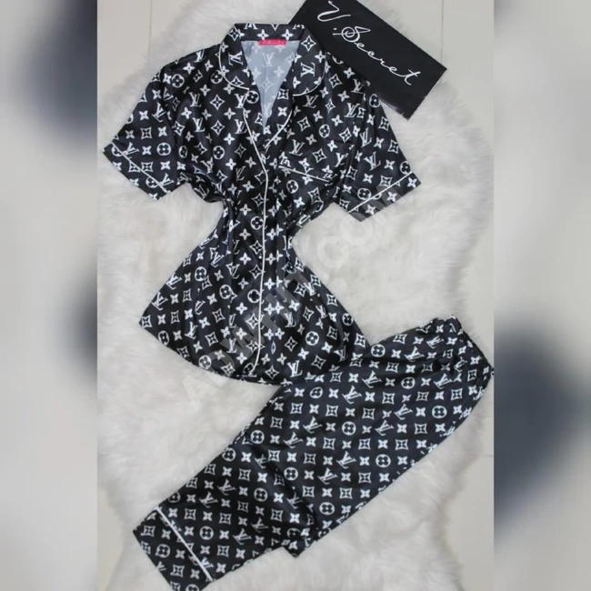 بيجاما ساتان مميزة