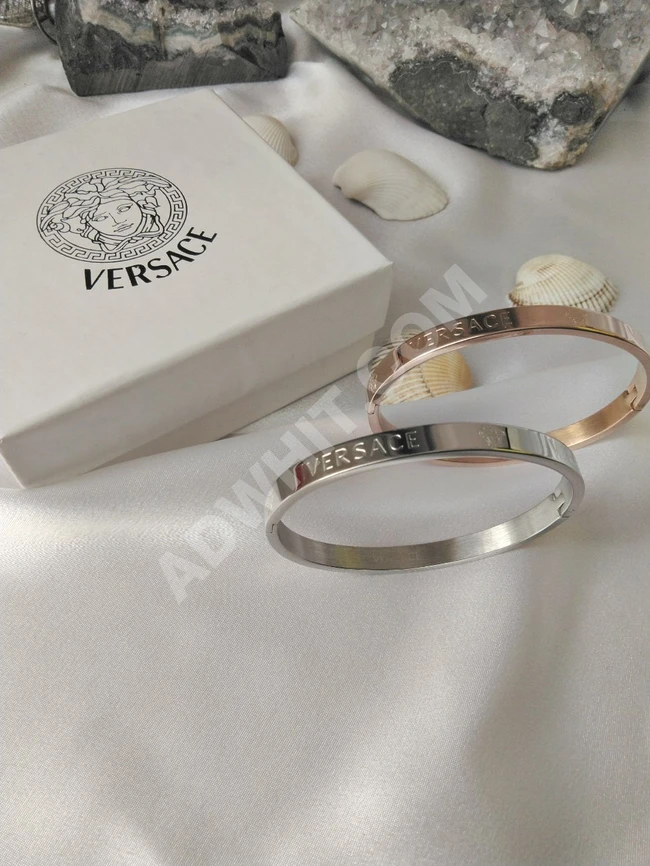 أساور نسائية