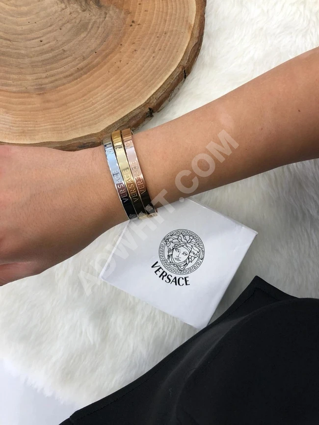 أساور نسائية