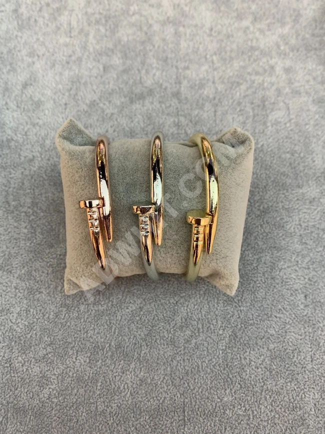 أساور نسائية مميزة