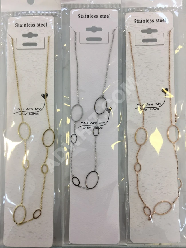 سلاسل نسائية ناعمة