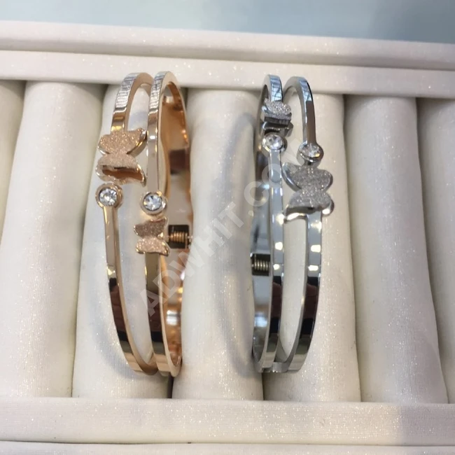 أساور نسائية مع ضمان