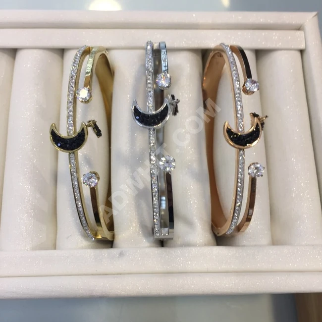 أساور نسائية مع ضمان