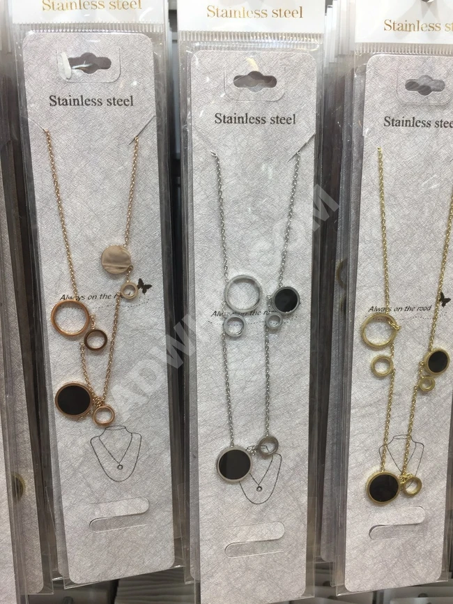 سلاسل نسائية ناعمة 