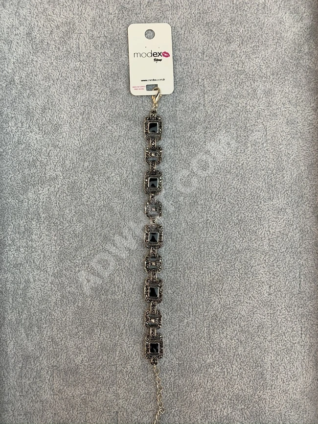 أساور نسائية 