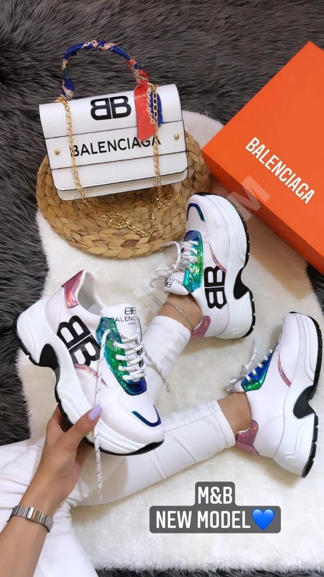 طقم حذاء مع حقيبة نسائية