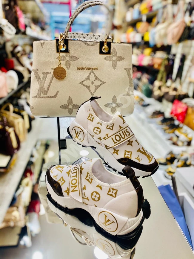 طقم حذاء مع حقيبة نسائي 