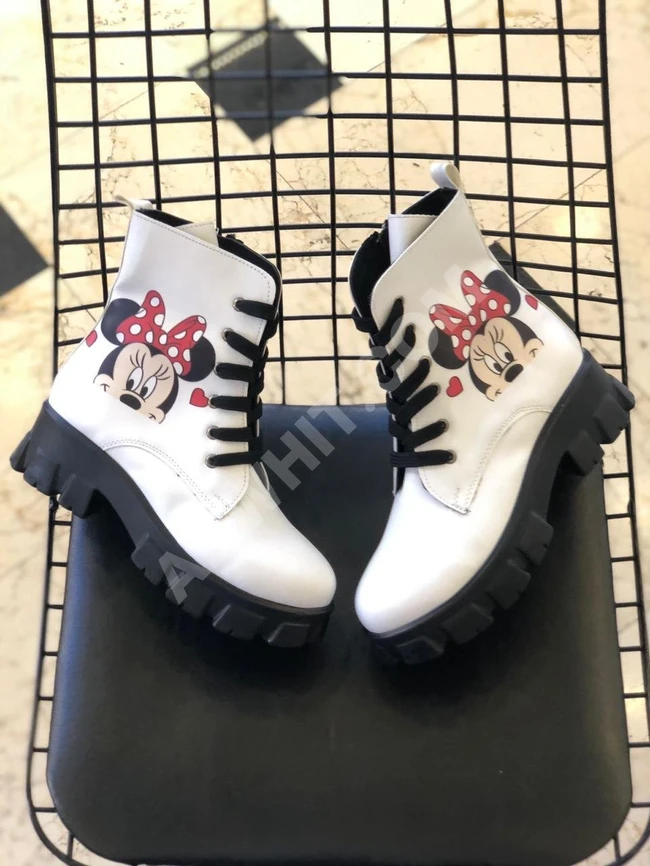 حذاء سبور نسائي 