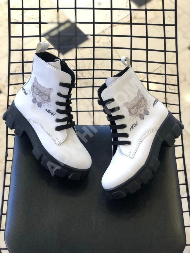 حذاء سبور نسائي 