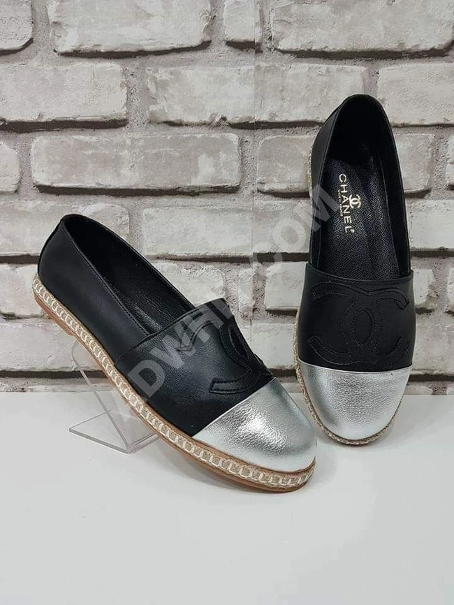 حذاء سبور نسائي