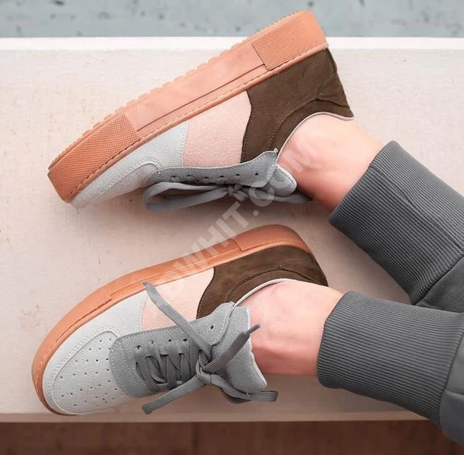 حذاء سبور نسائي 