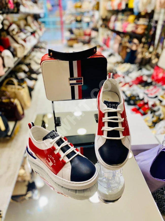 طقم حذاء سبور مع حقيبة 