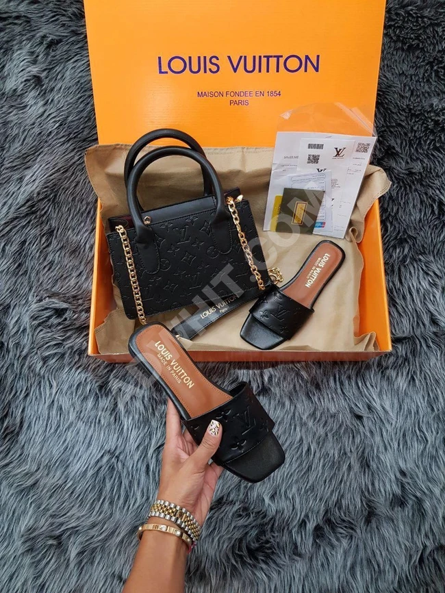 طقم حذاء سبور مع حقيبة 