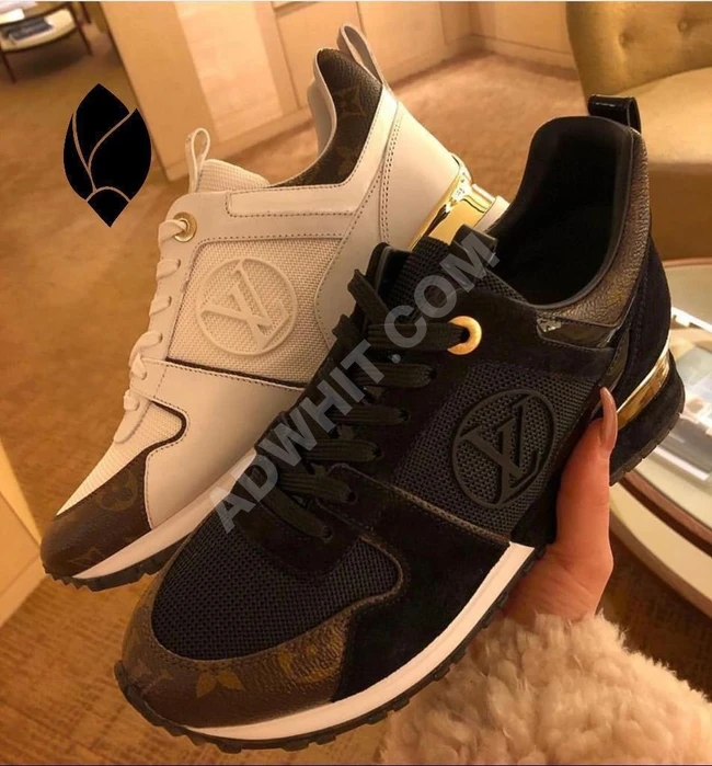 حذاء سبور نسائي 