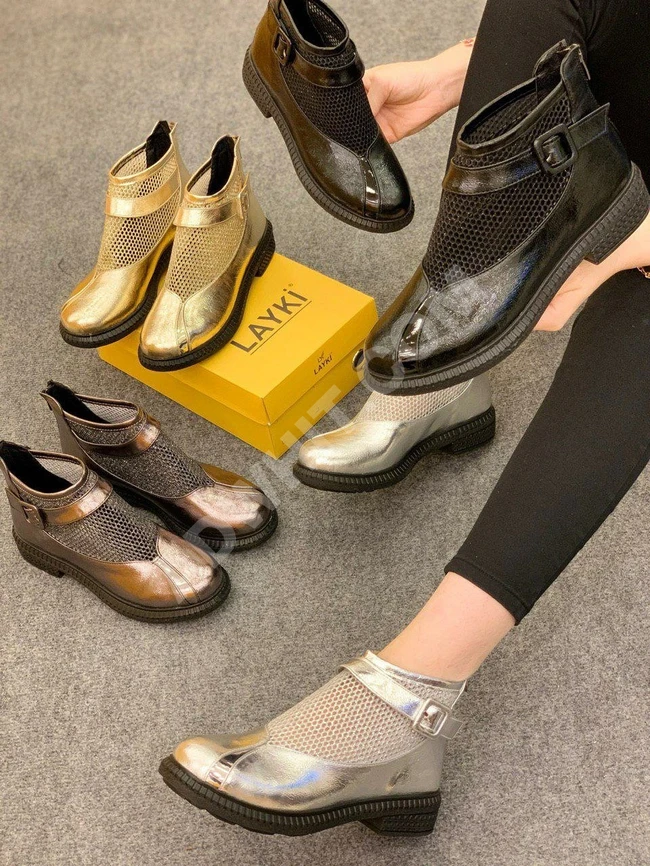 حذاء سبور نسائي