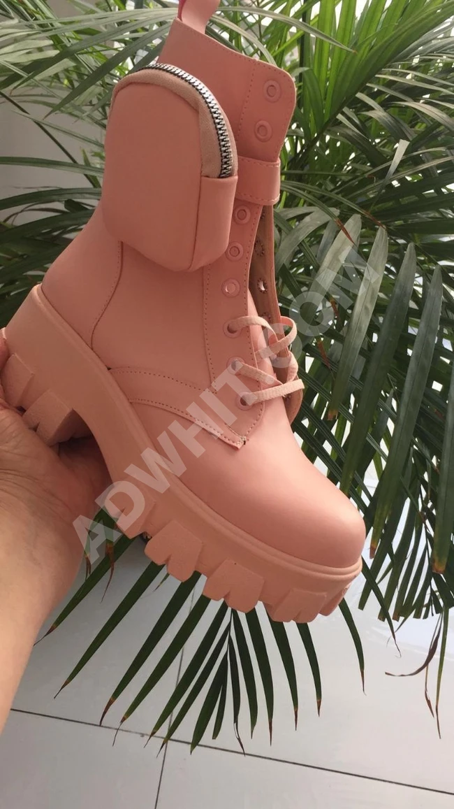 حذاء سبور نسائي 