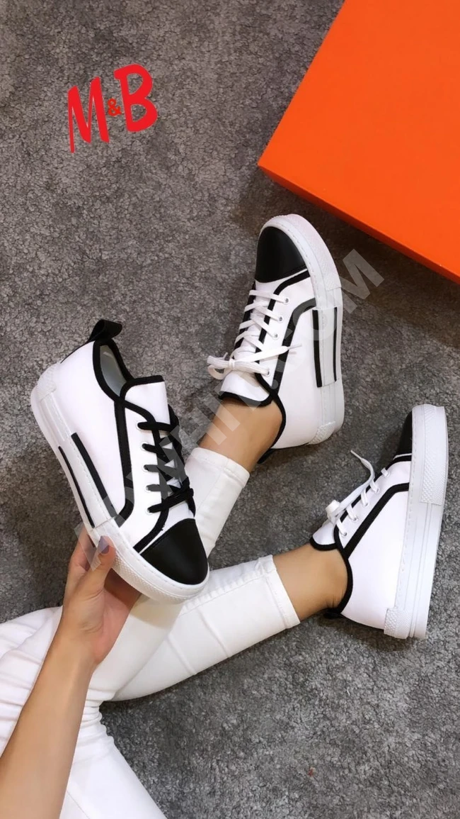 حذاء سبور نسائي 