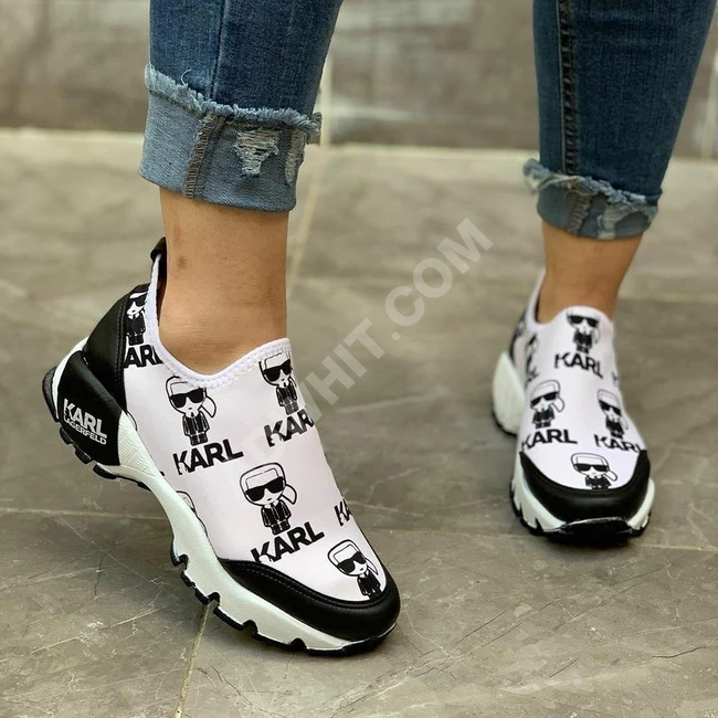 حذاء سبور نسائي 