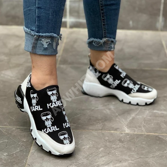 حذاء سبور نسائي 