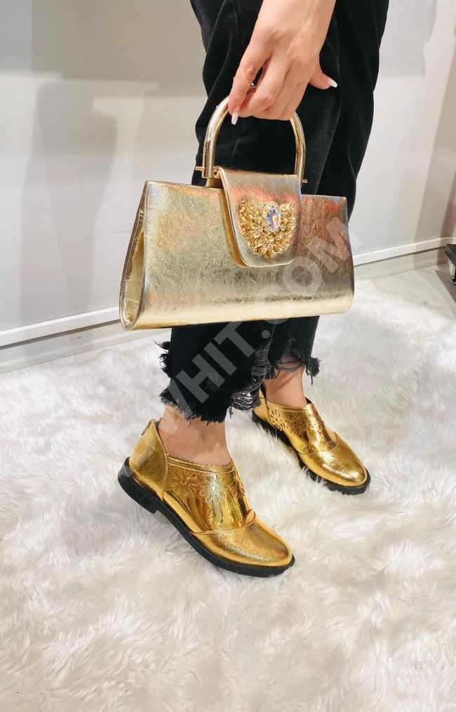 حذاء سبور نسائي 