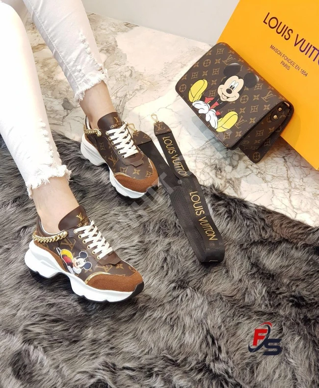 طقم حذاء مع حقيبة نسائي 