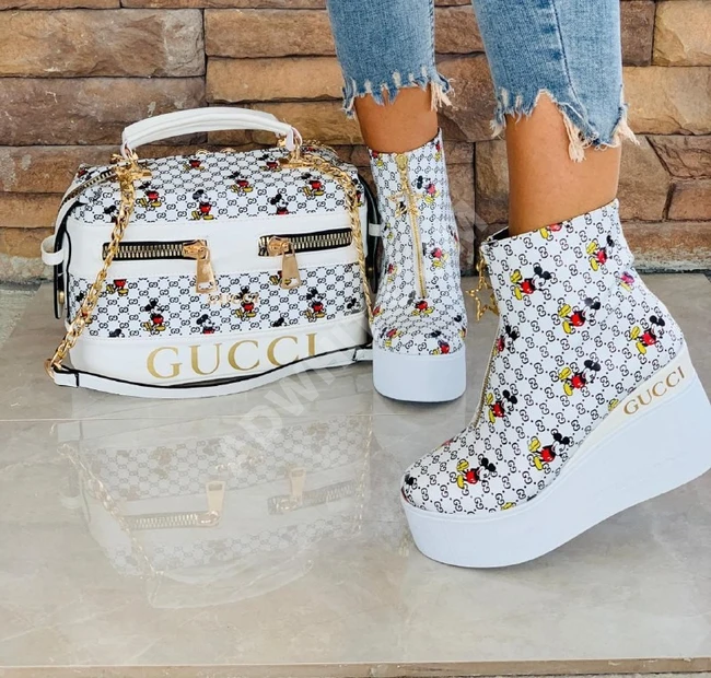 طقم حذاء سبور مع حقيبة  