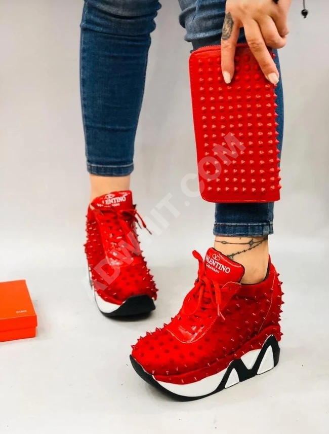 حذاء سبور نسائي 