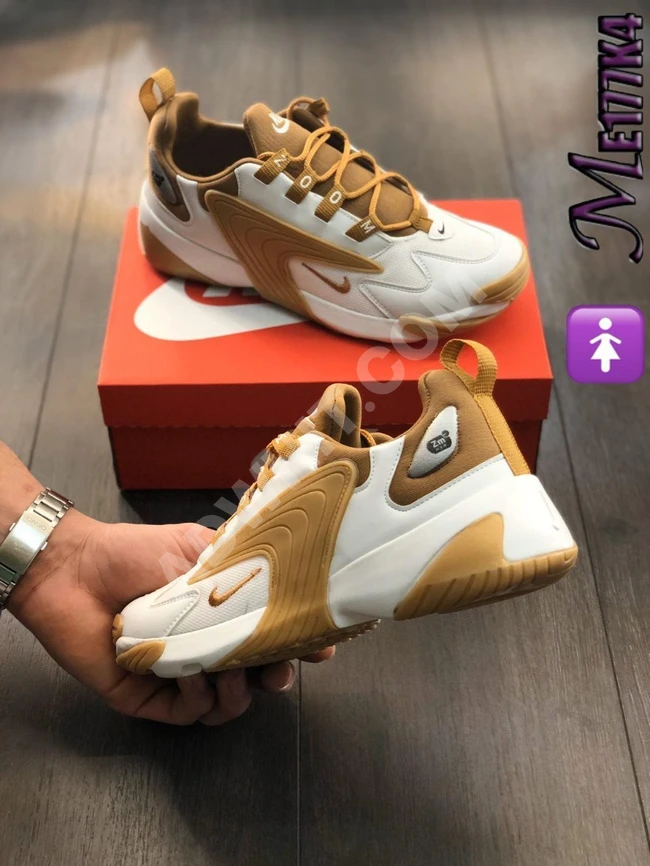 حذاء رياضي نسائي 