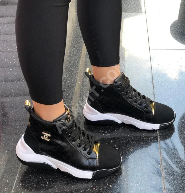 حذاء سبور نسائي 