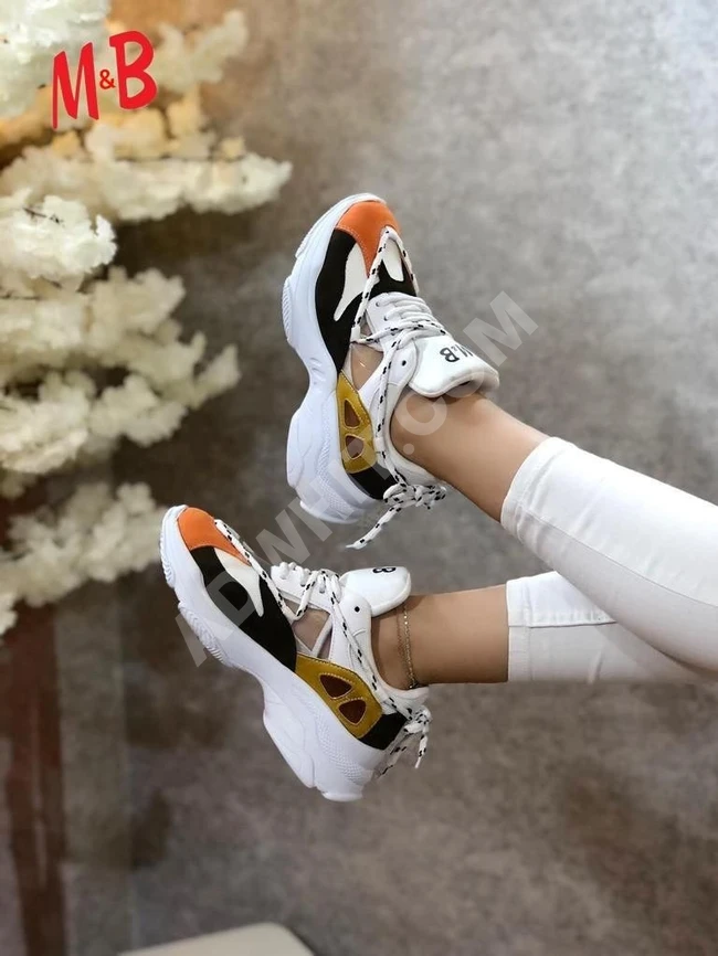 حذاء سبور نسائي 