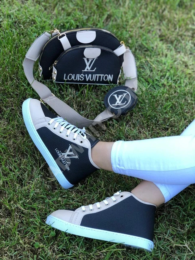 حذاء سبور مع حقيبة 