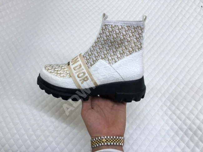 حذاء سبور نسائي 