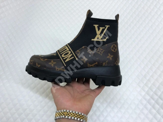 حذاء سبور نسائي 