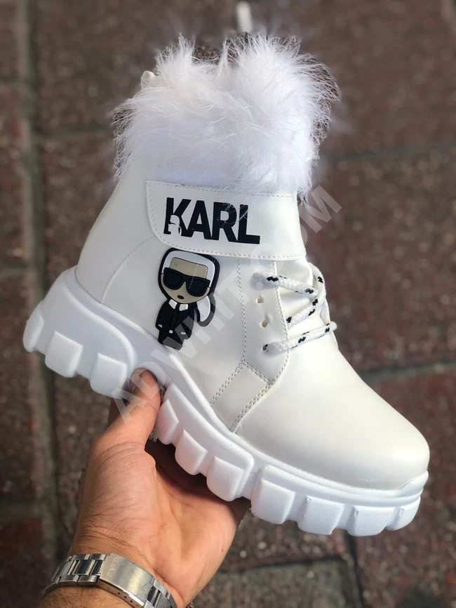 حذاء سبور نسائي 