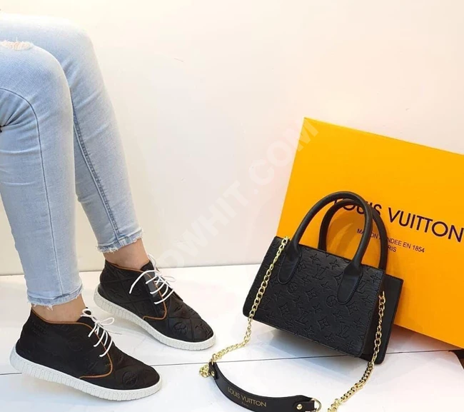 حذاء سبور نسائي 