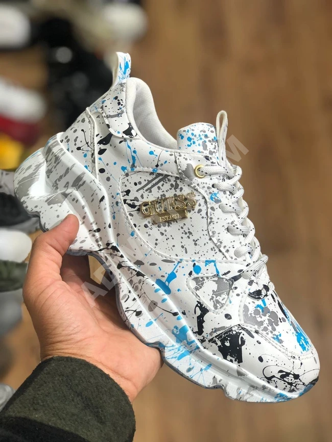 حذاء نسائي سبور 