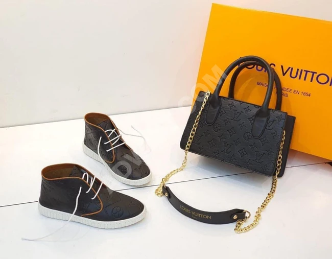 حذاء سبور نسائي 