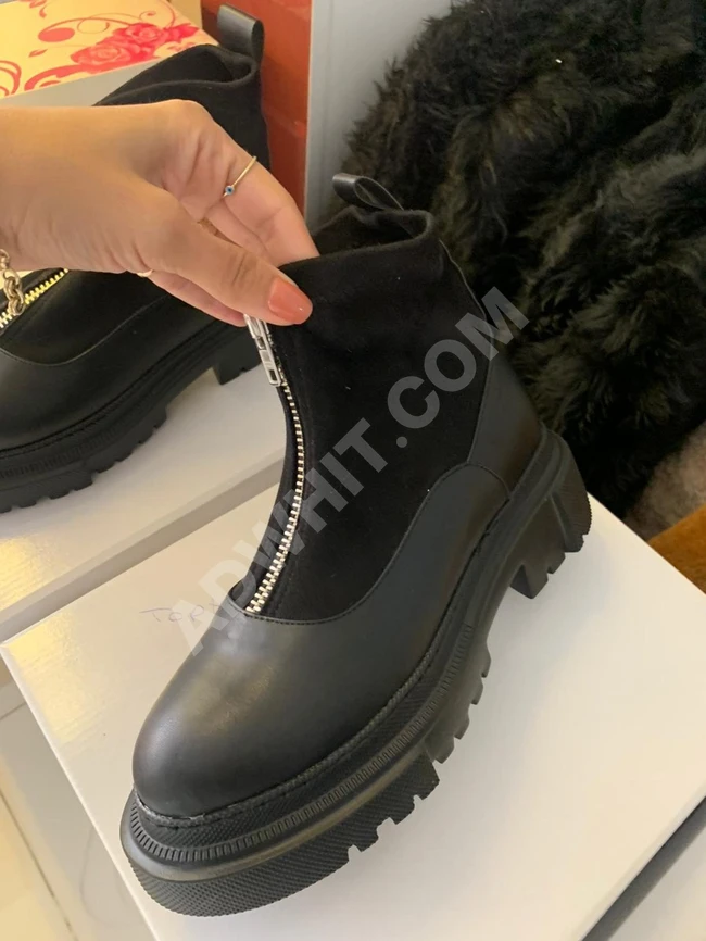 حذاء سبور نسائي 