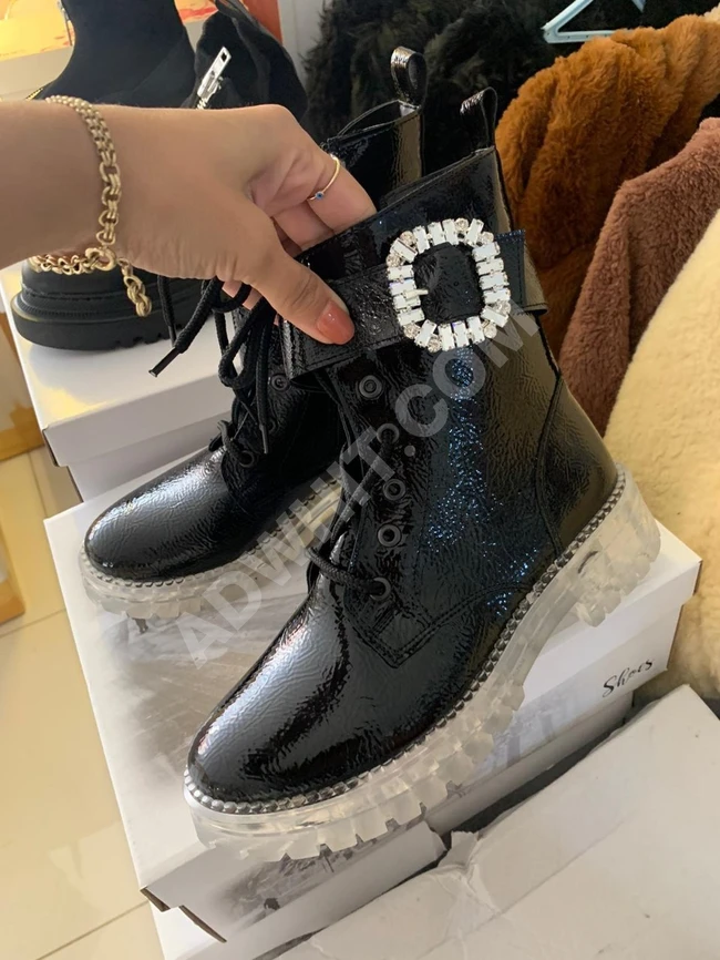 حذاء سبور نسائي 