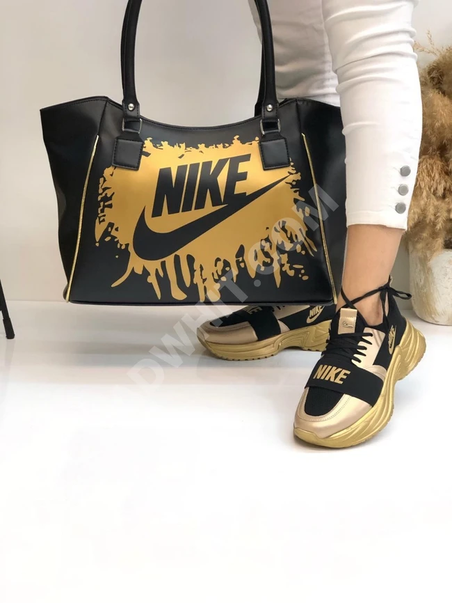 حذاء سبور نسائي مع حقيبة 