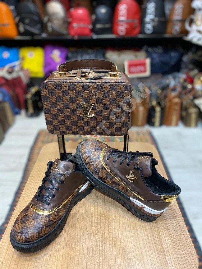 طقم حذاء سبور مع حقيبة 