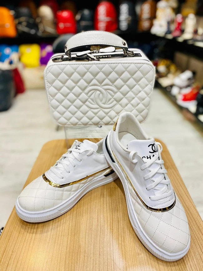 طقم حذاء سبور مع حقيبة نسائي 