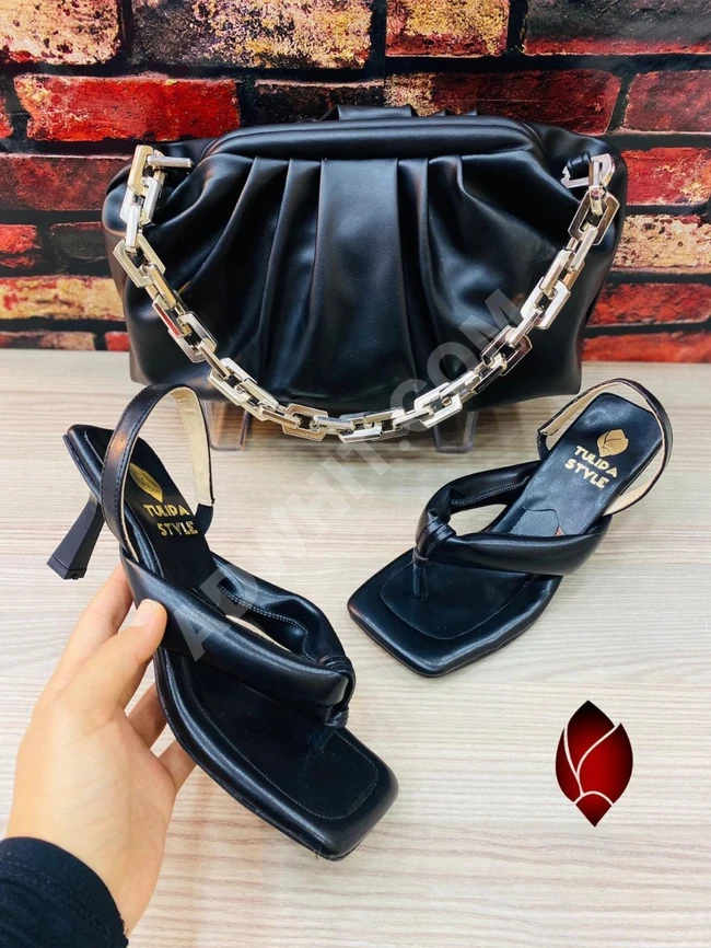 طقم حذاء سبور نسائي مع حقيبة 